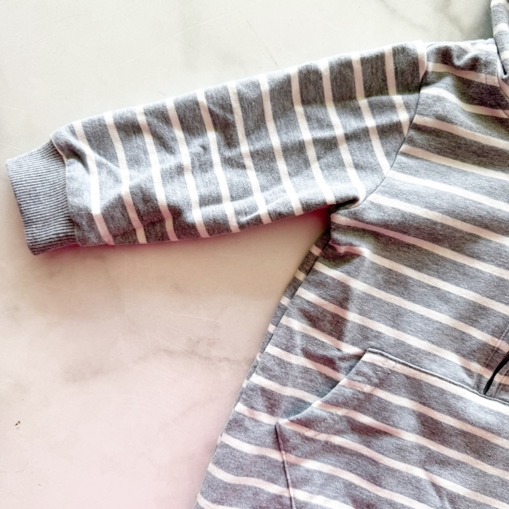 Baby GAP Size 12-18 month Hooded gray striped long sleeve one piece - Picture 4 of 7